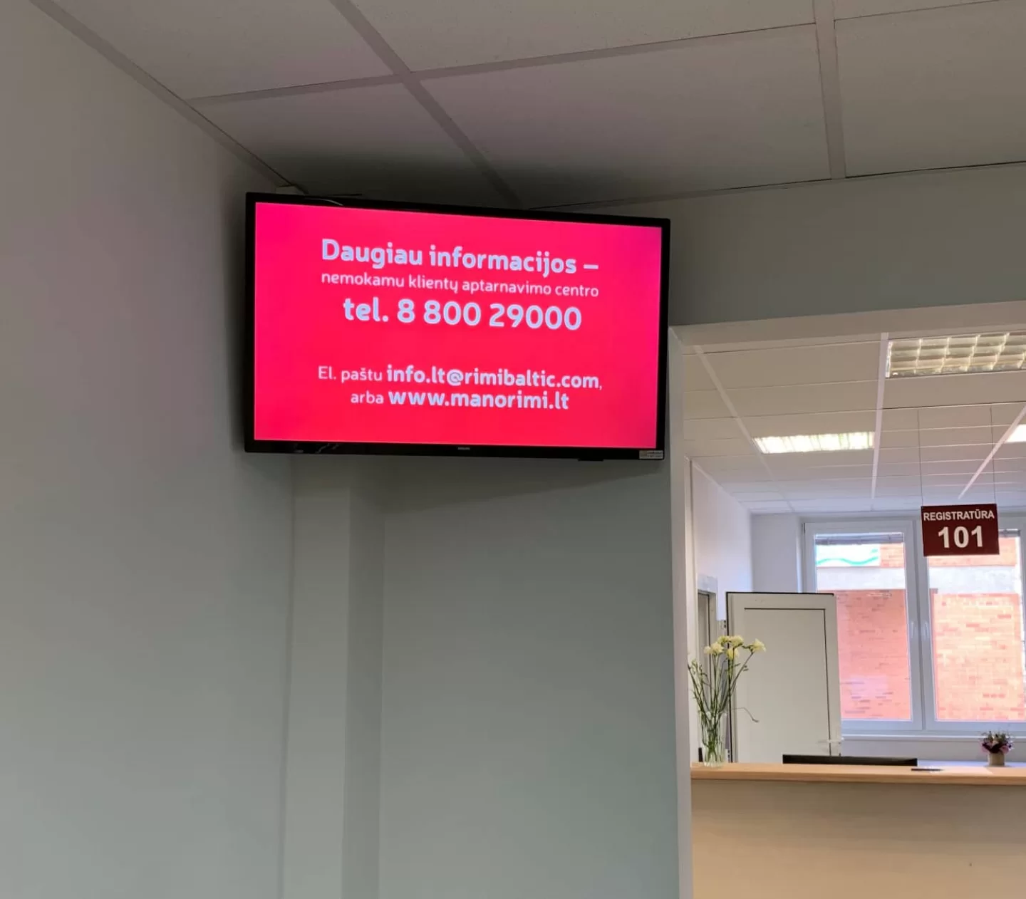 Reklaminiai ekranai VŠĮ Panevėžio miesto poliklinikoje