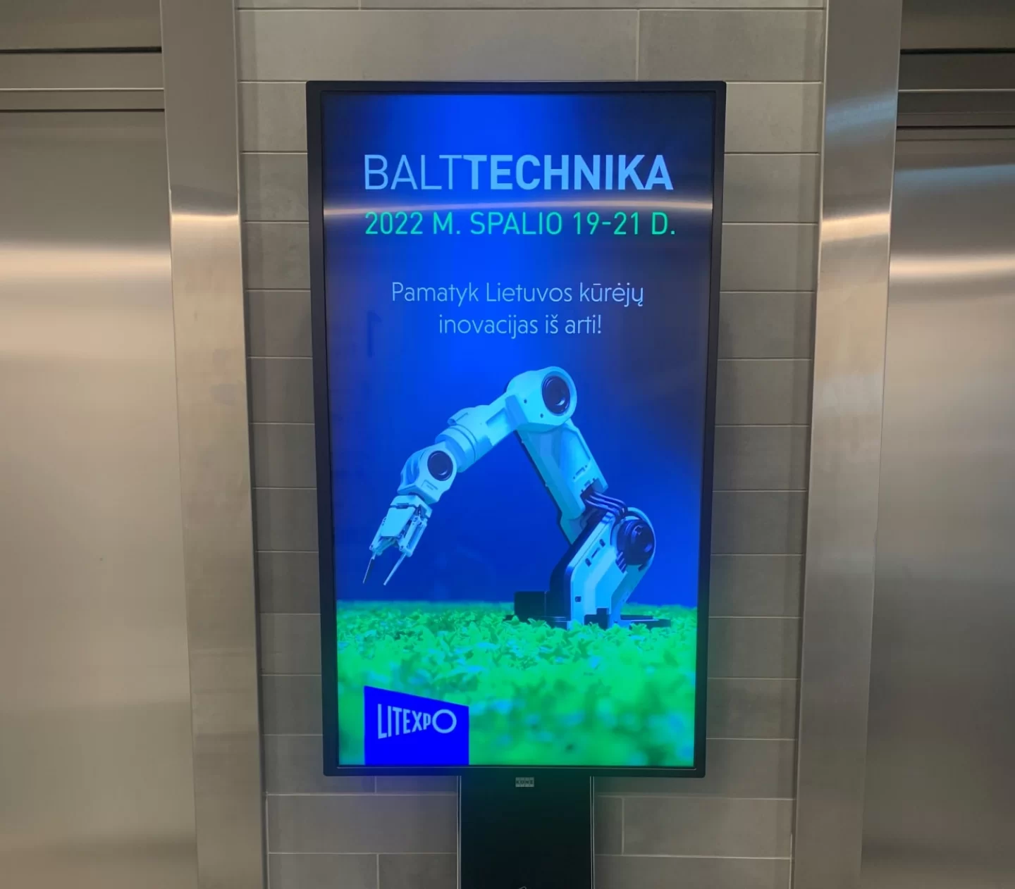 Reklaminiai ekranai Duetto verslo centre