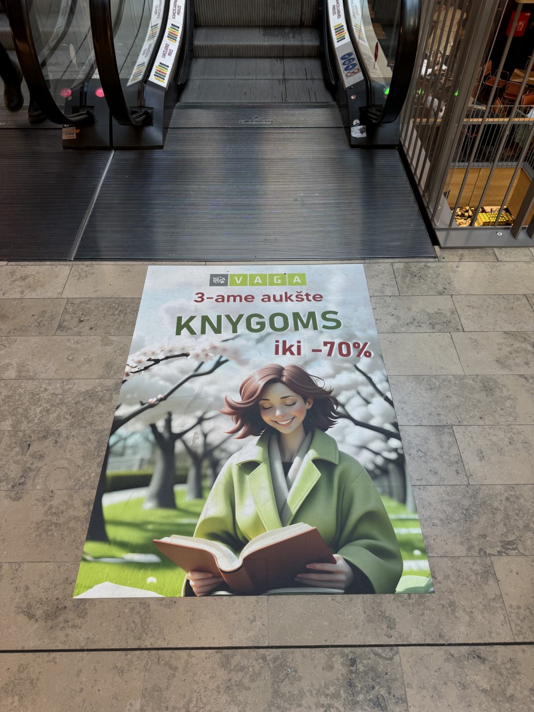Reklama ant grindų