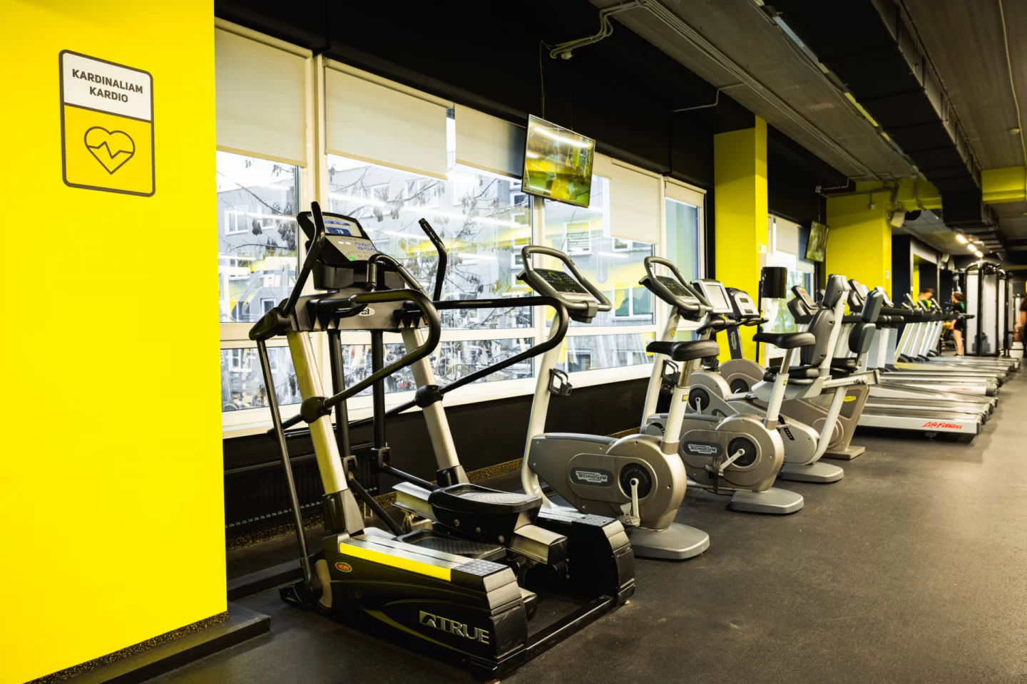 Lemon Gym Antakalnis reklaminiai ekranai