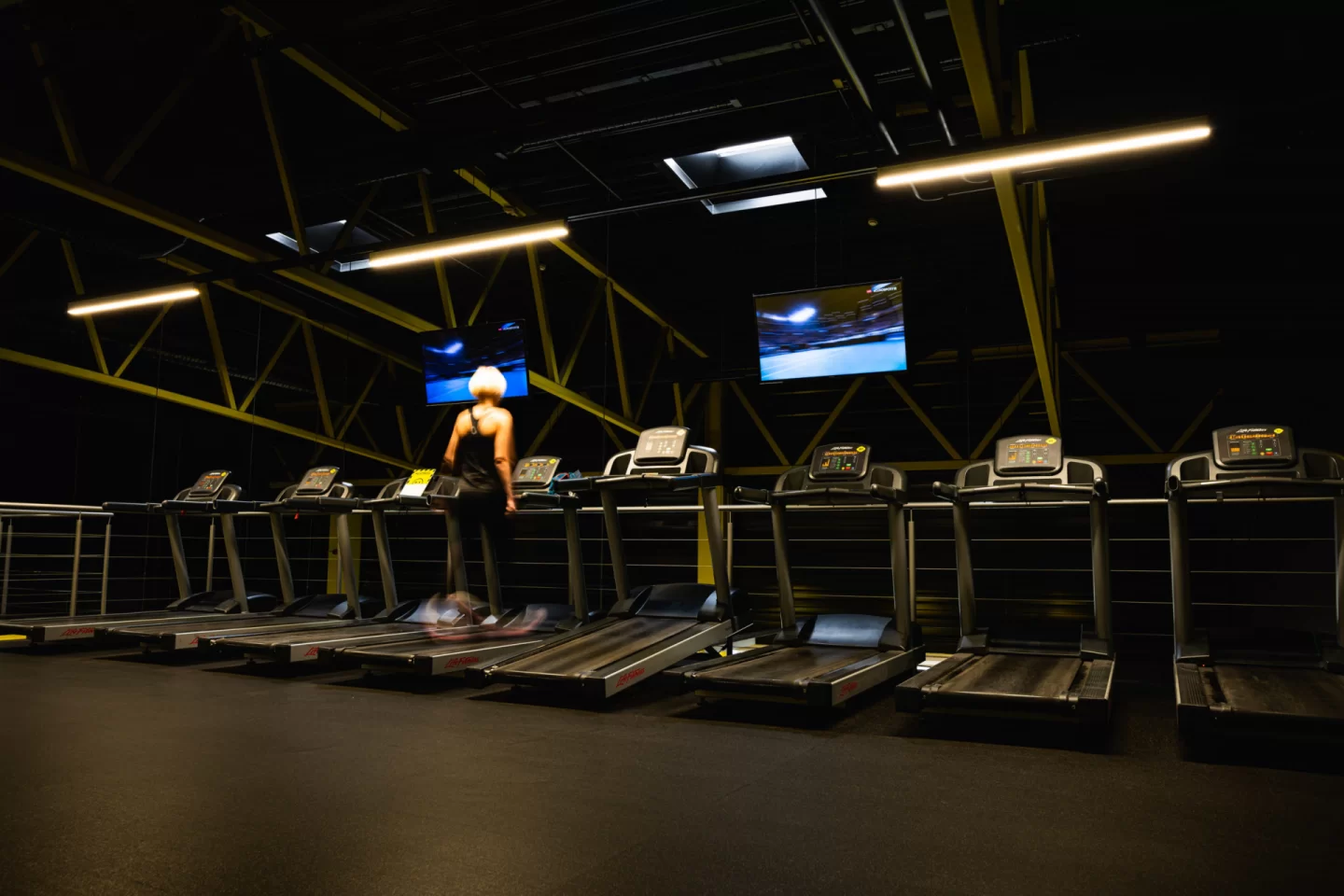 Lemon Gym Banginis reklaminiai ekranai