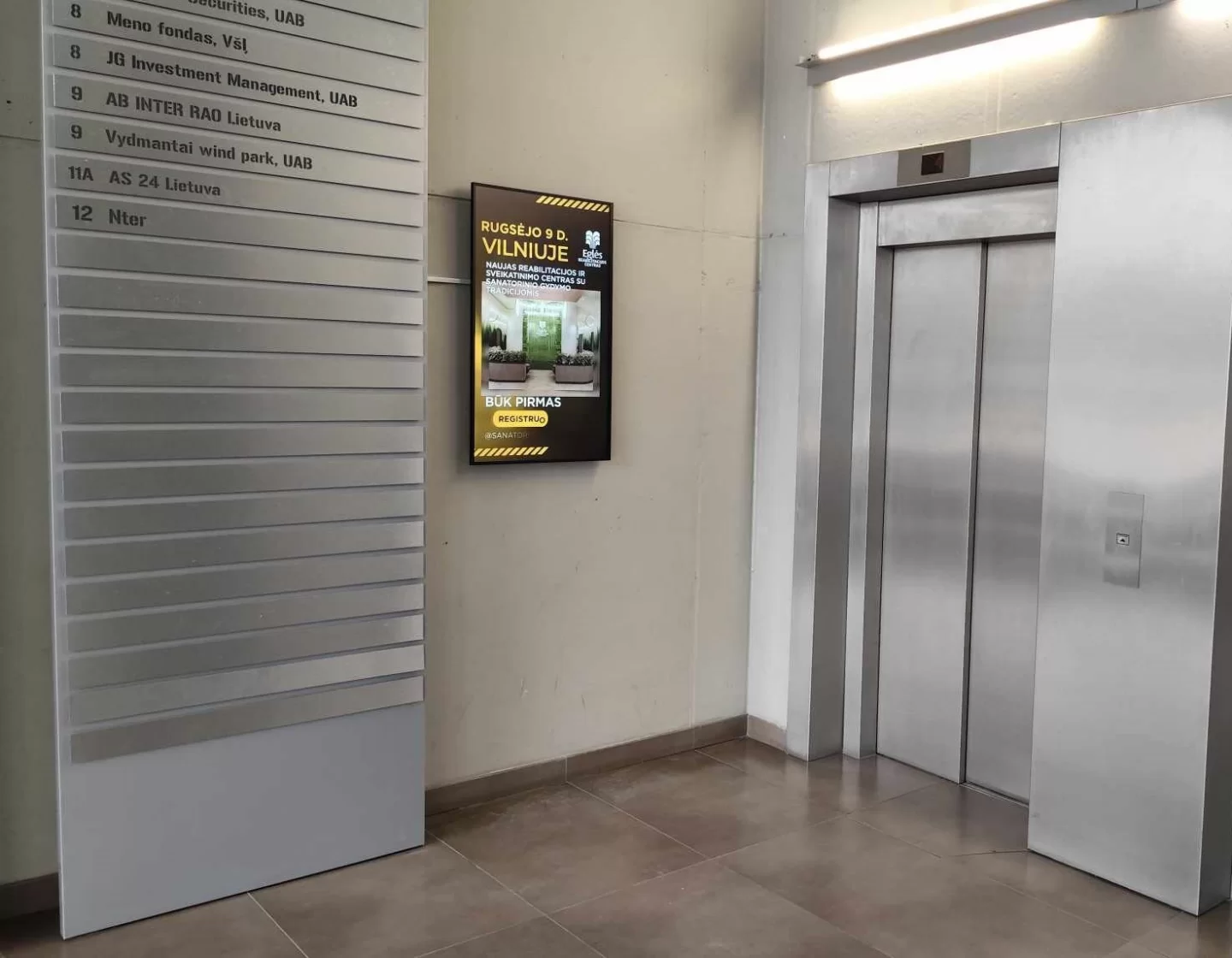 Reklaminiai ekranai Vilniaus vartai  verslo centre
