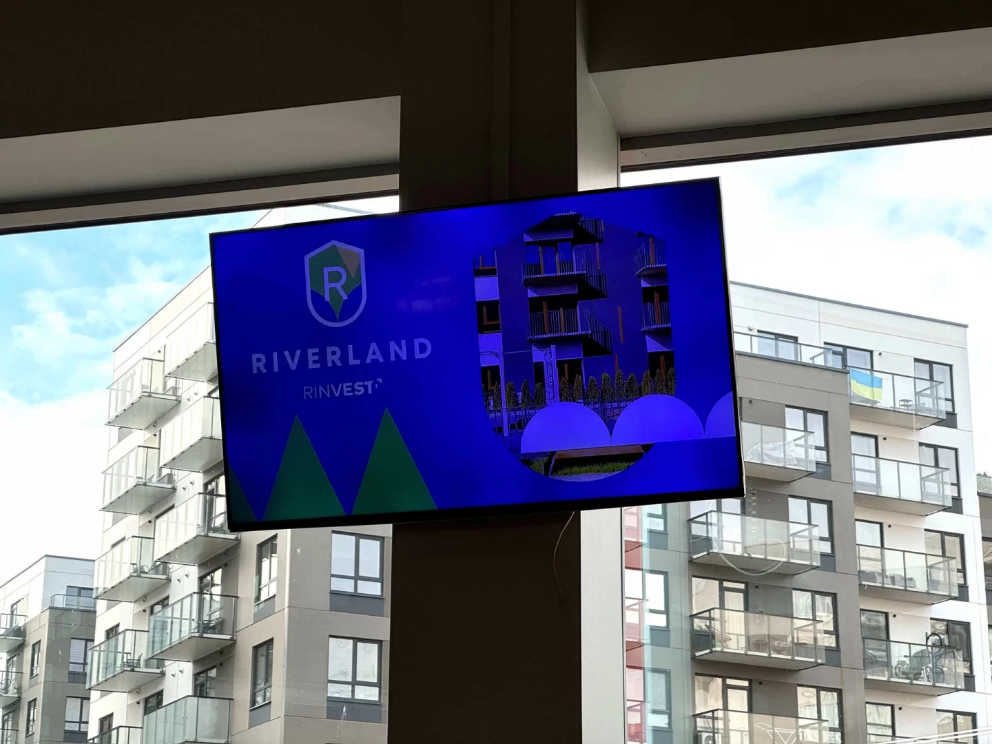 Impuls Kareivių reklaminiai ekranai