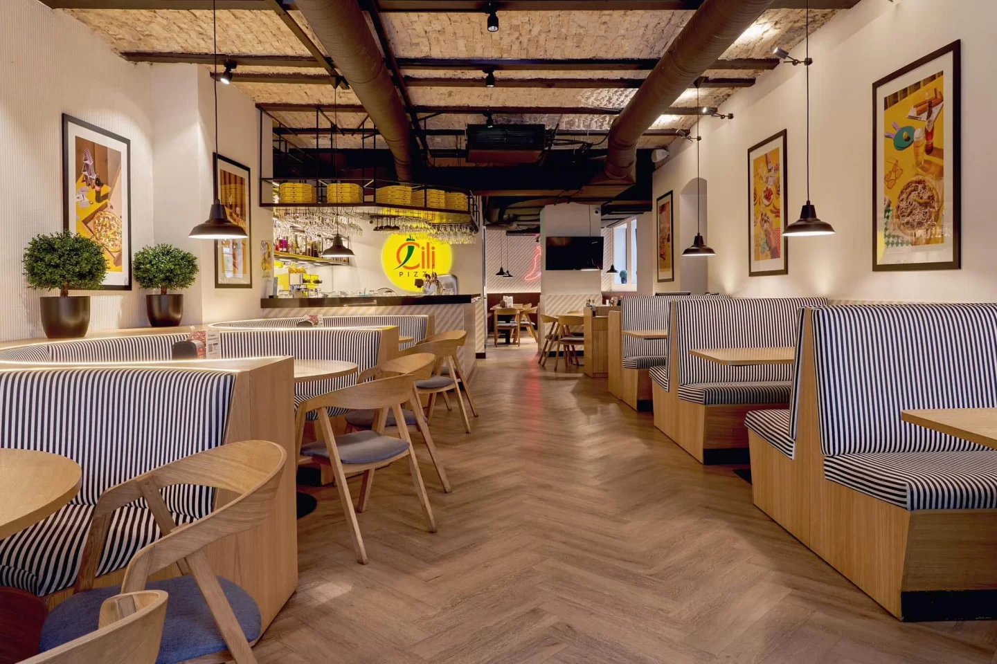 Čili Pizza Didžioji g. 7 reklaminiai ekranai