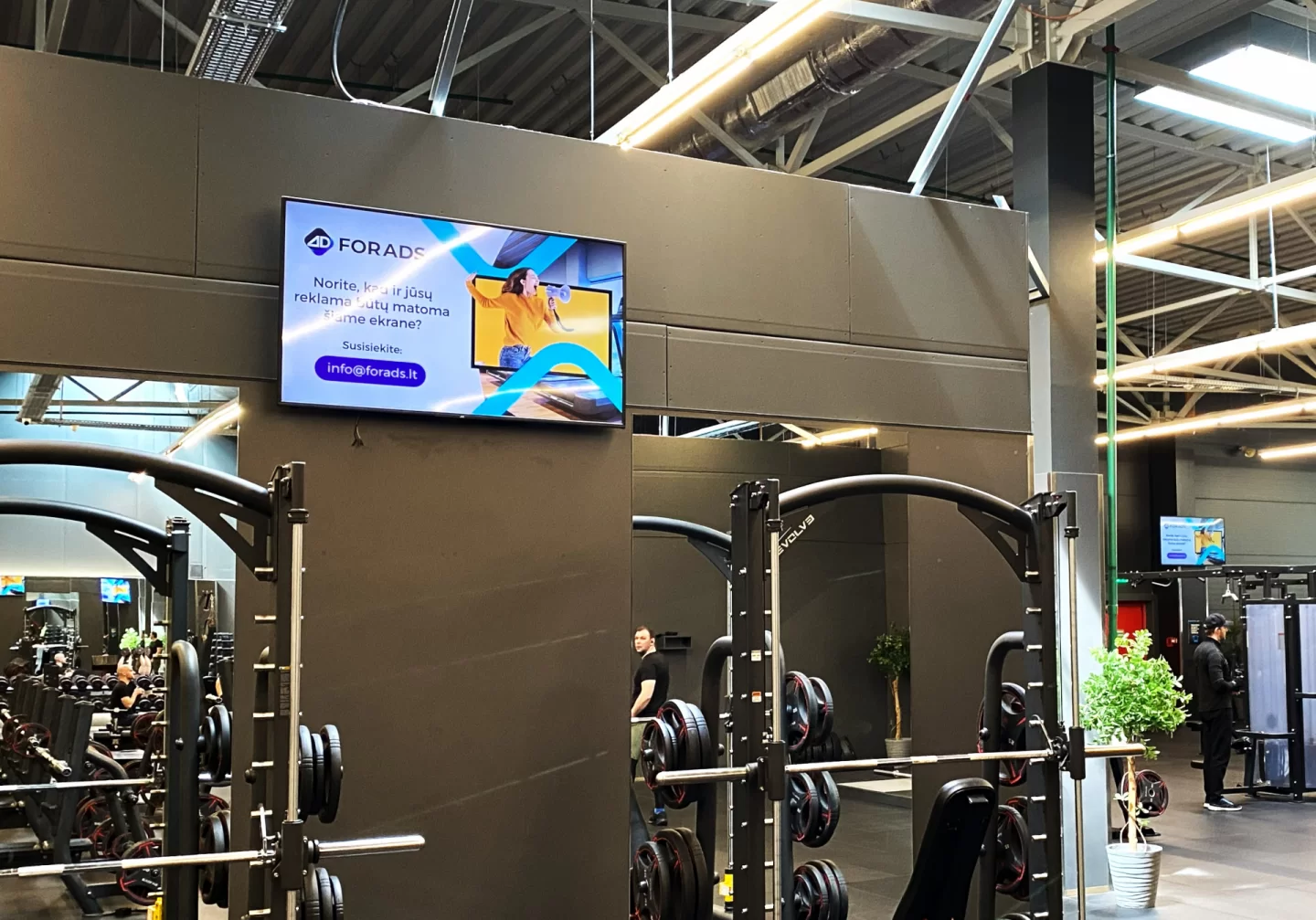 Gym Plius Panevėžys reklaminiai ekranai