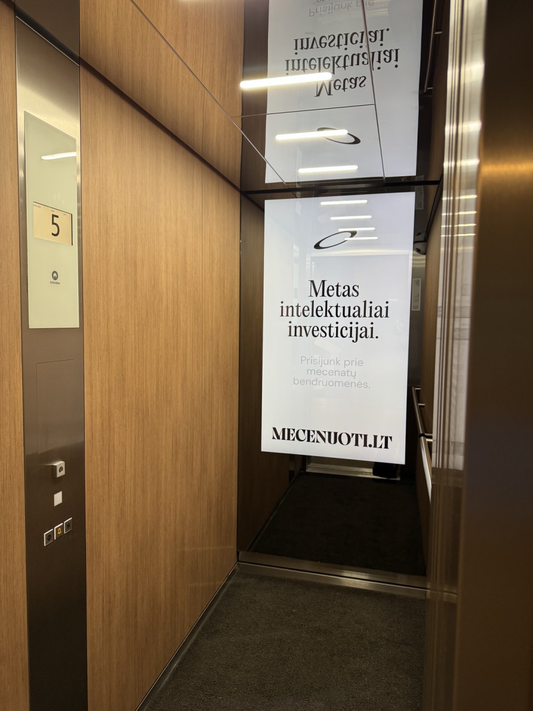 Reklaminis ekranas Vertas verslo centre