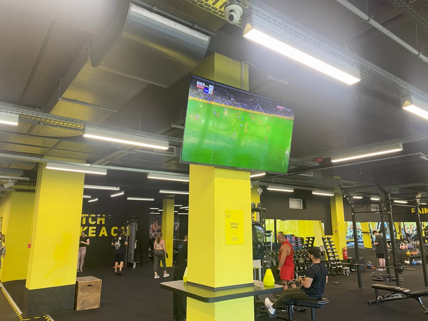 LV Lemon Gym Imanta reklaminiai ekranai