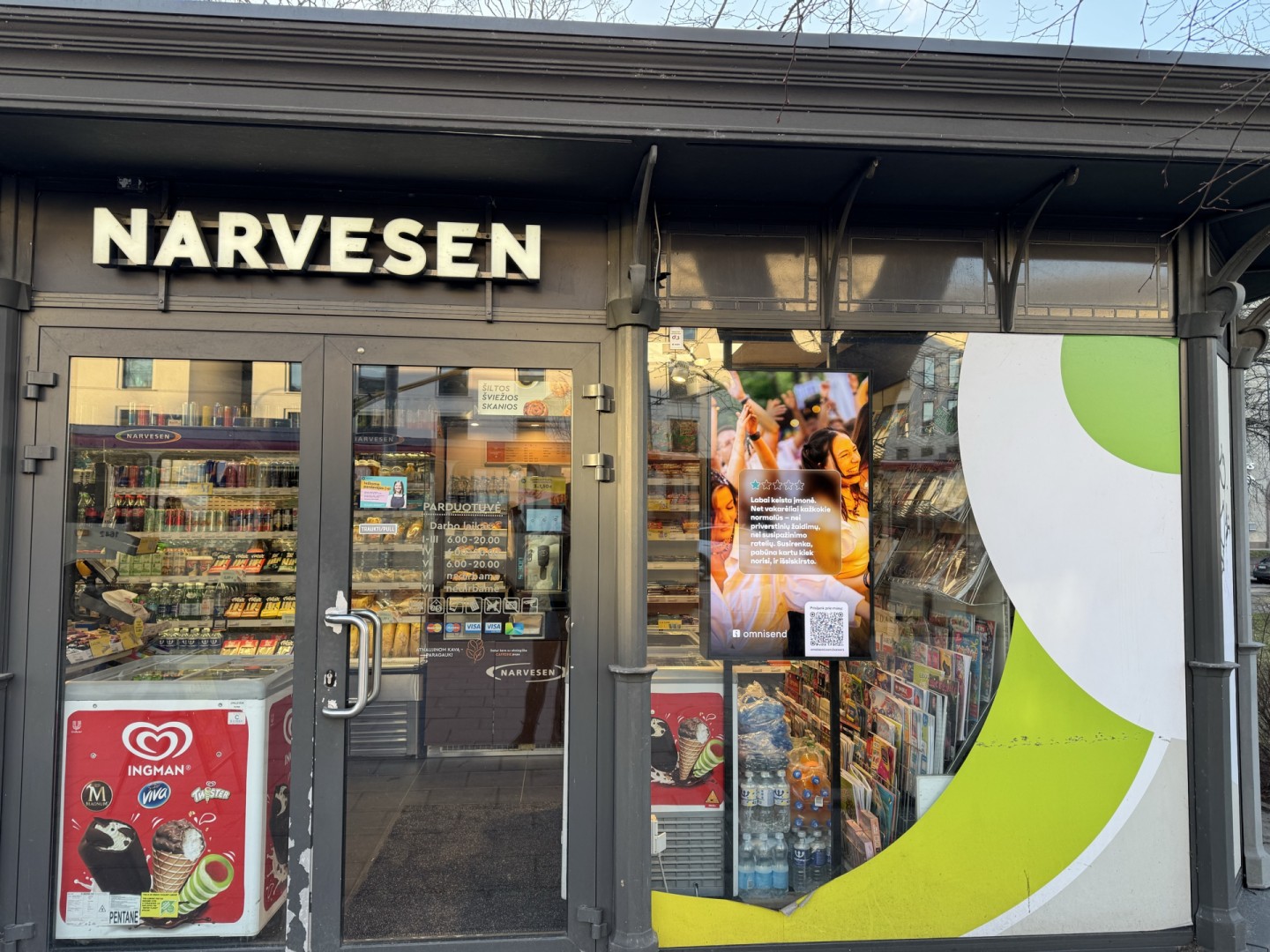 Narvesen LCD ekranas - Didžiosios (K12) (yra ir į lauką nukreiptas ekranas)