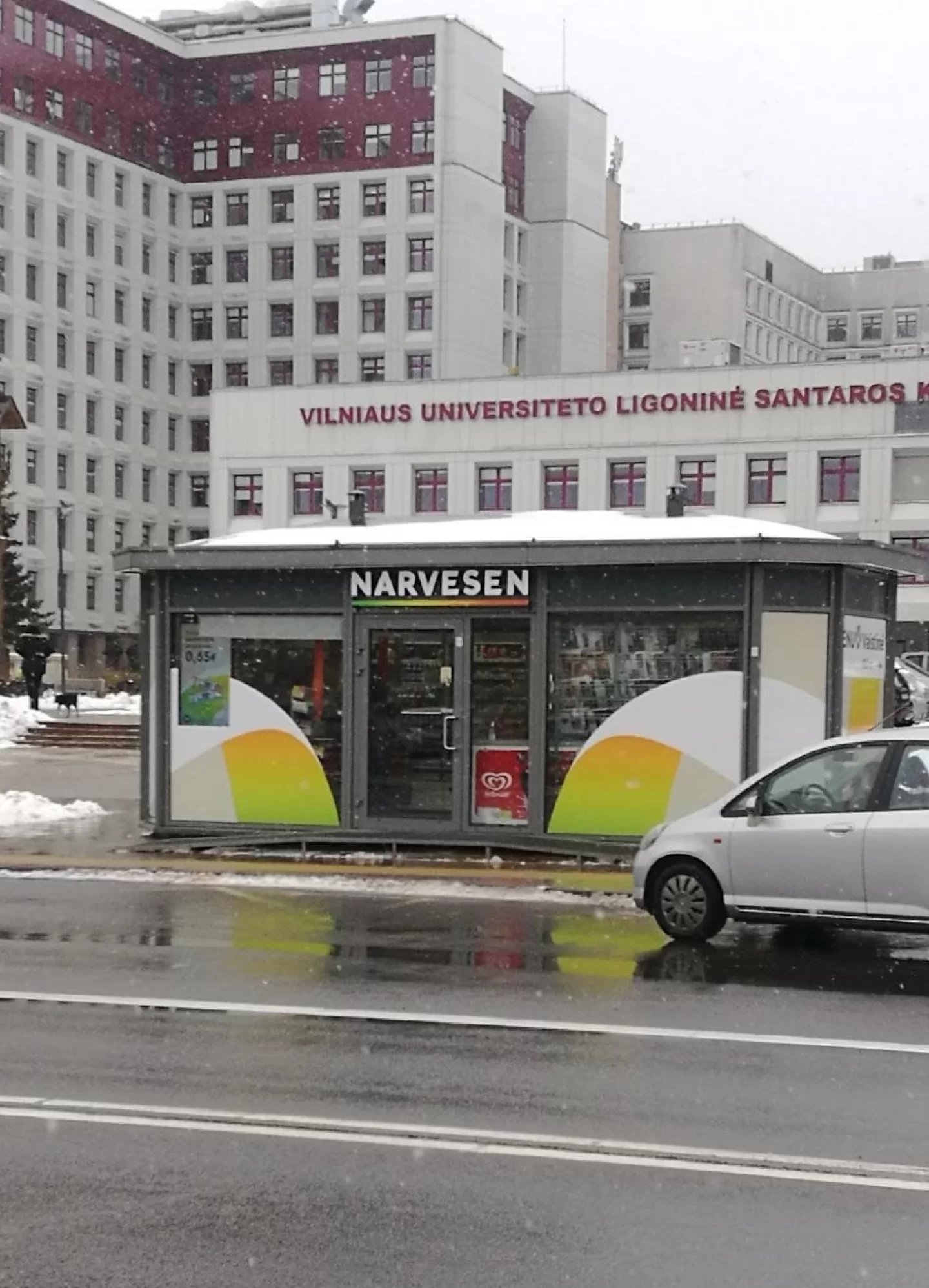 Narvesen LCD ekranas - Santariškių lig. (K118) (yra ir į lauką nukreiptas ekranas)