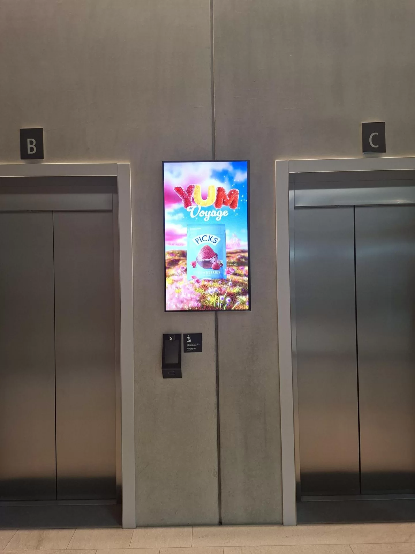 Reklaminiai ekranai Core verslo centre