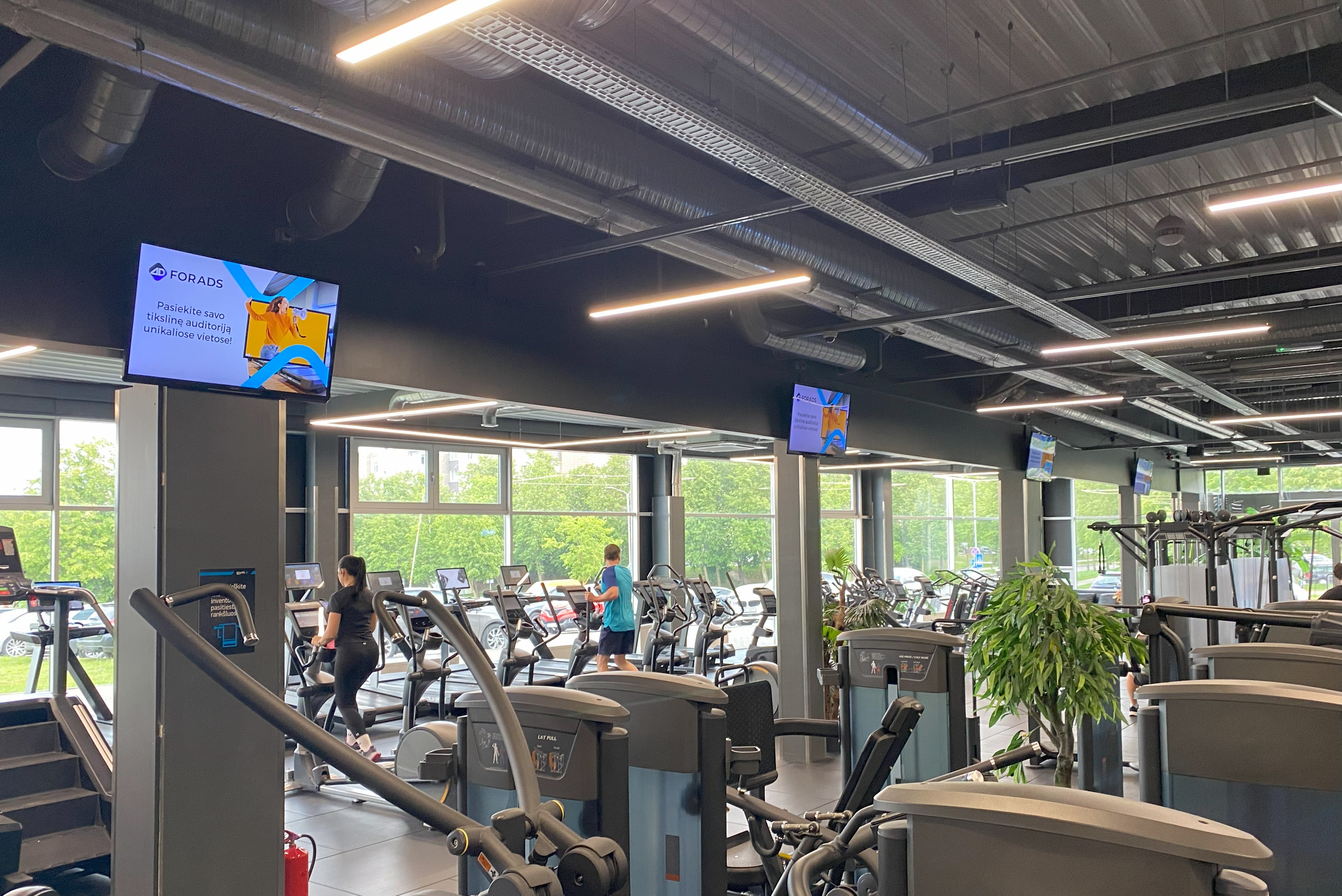 Gym Plius Alytus reklaminiai ekranai