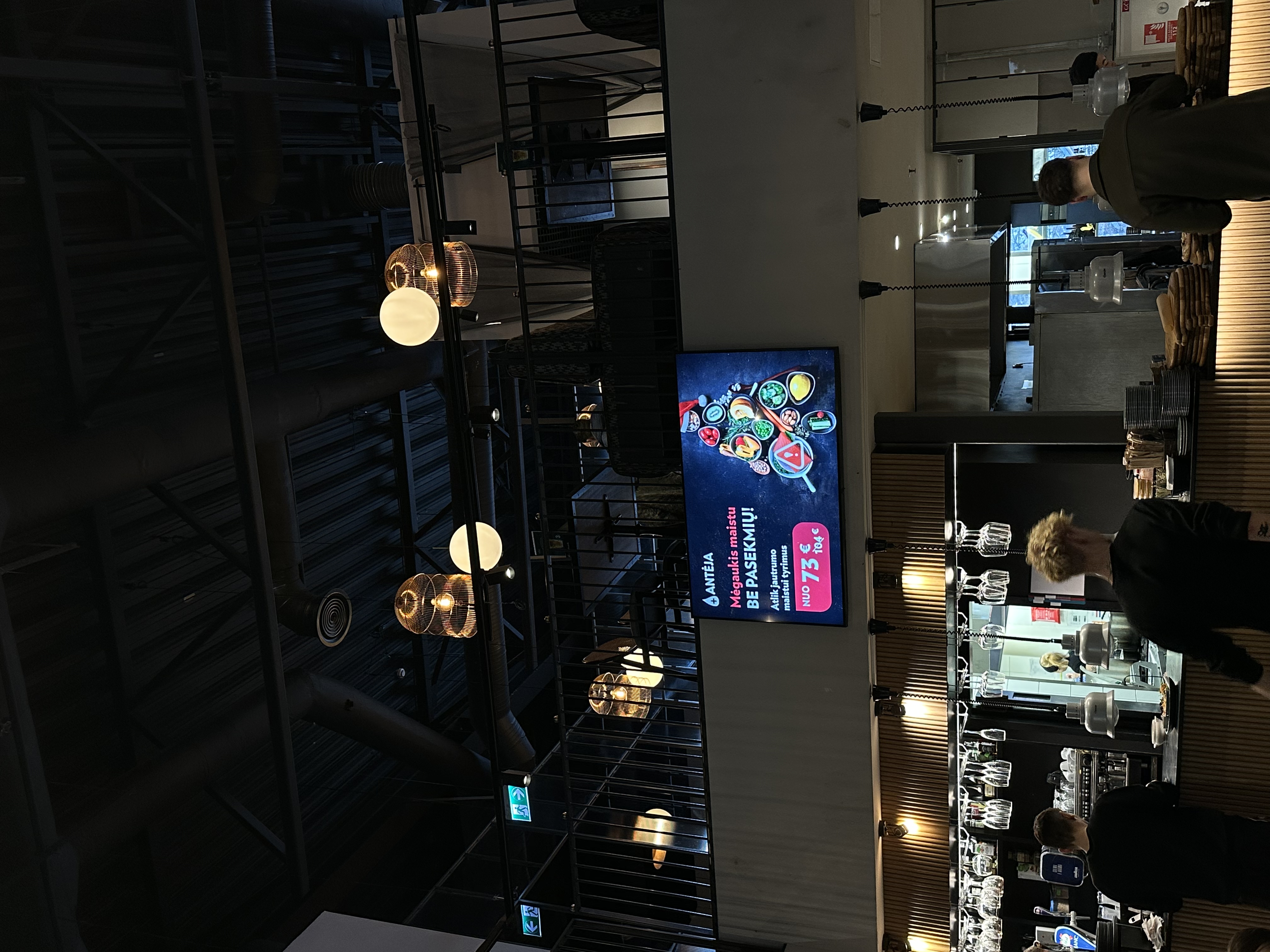 Charlie Pizza PPC Akropolis reklaminiai ekranai