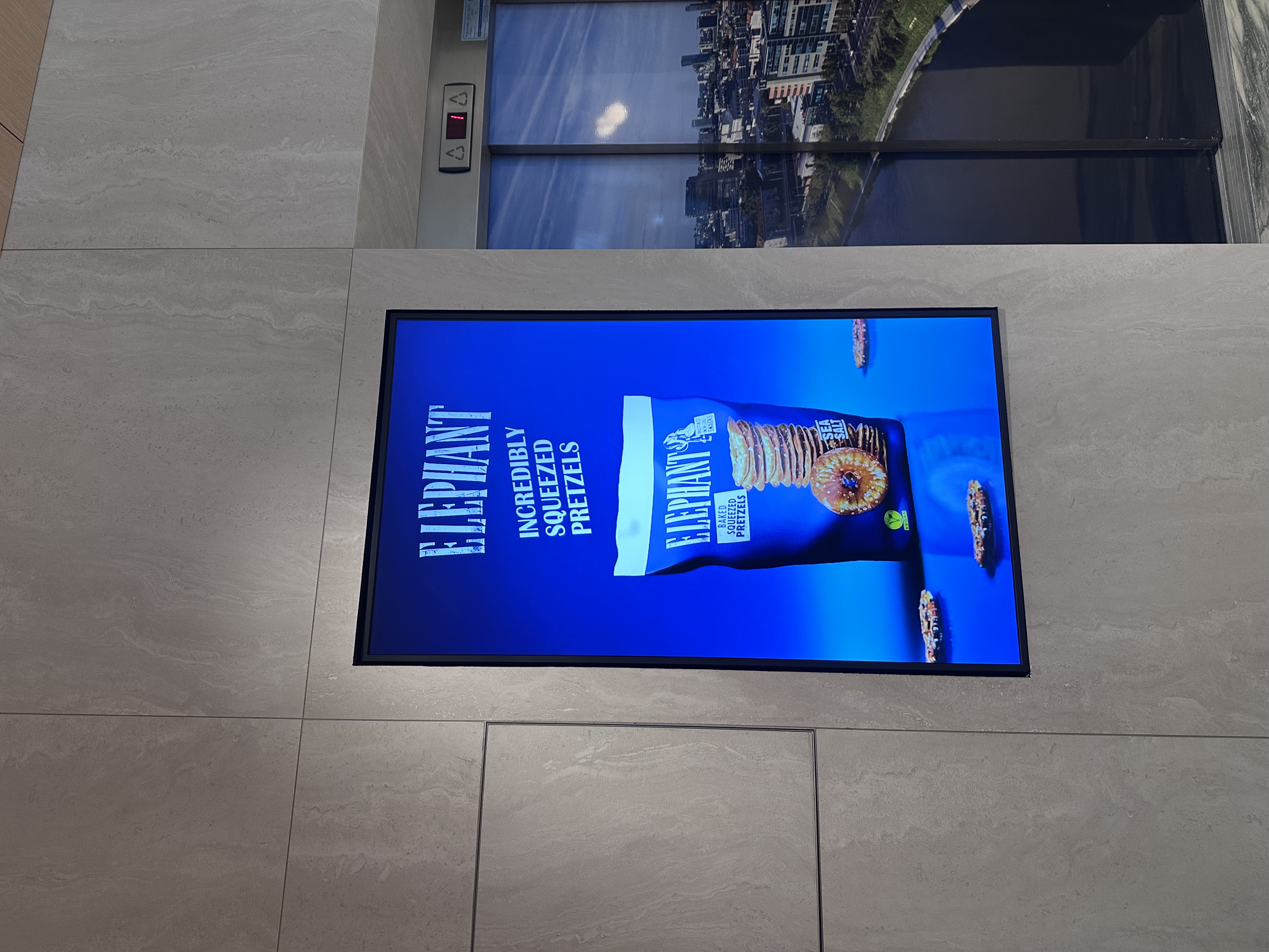 Reklaminiai ekranai Dvyniai verslo centre