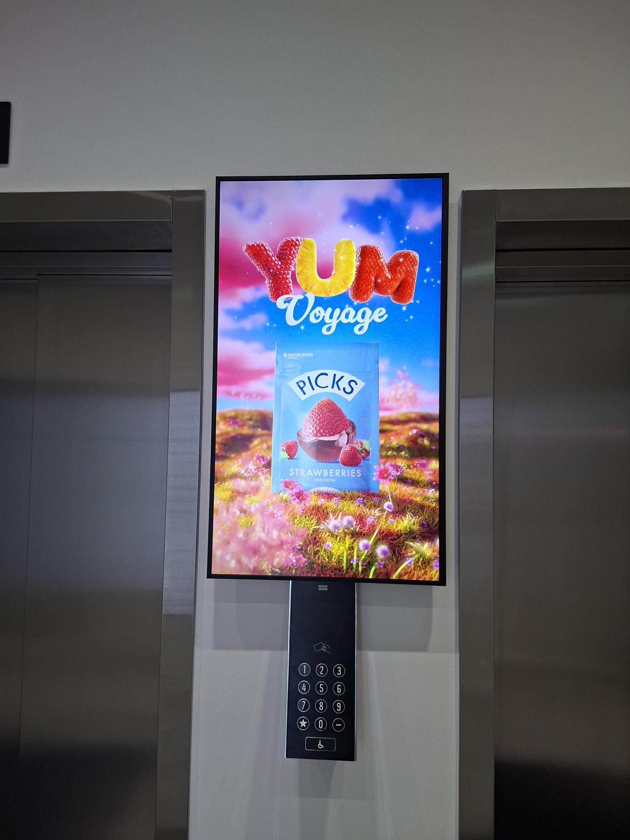 Reklaminiai ekranai Duetto verslo centre