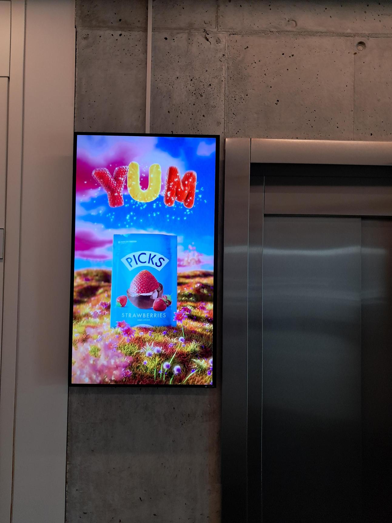 Reklaminiai ekranai Sqveras verslo centre